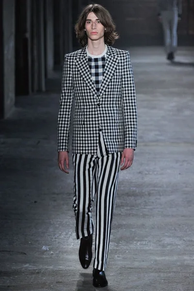 Look 2